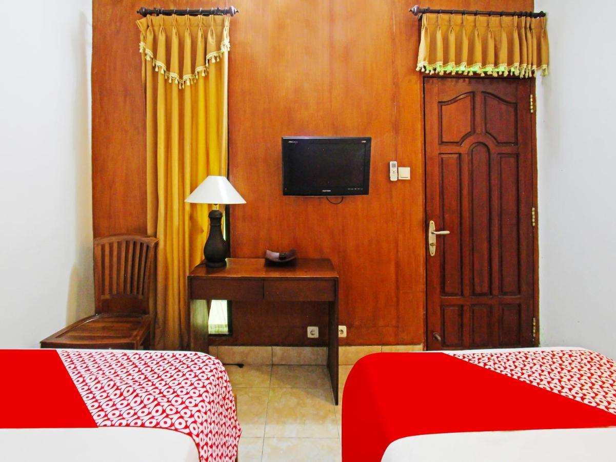 Oyo 91564 Ayodya Guest House Матарам Екстериор снимка