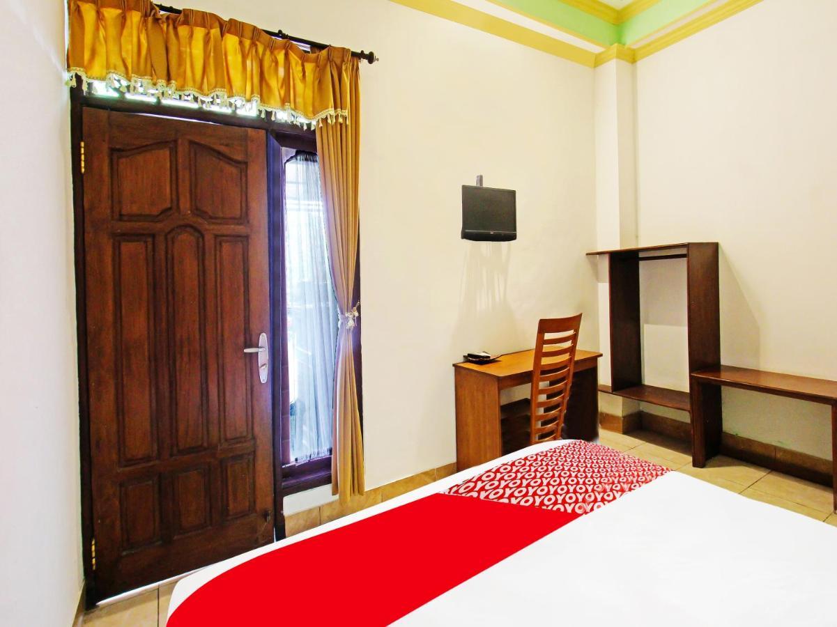 Oyo 91564 Ayodya Guest House Матарам Екстериор снимка